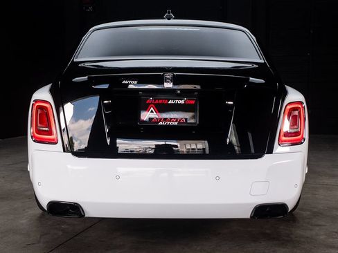 Used 2019 Rolls-Royce Phantom Sedan RWD image 24