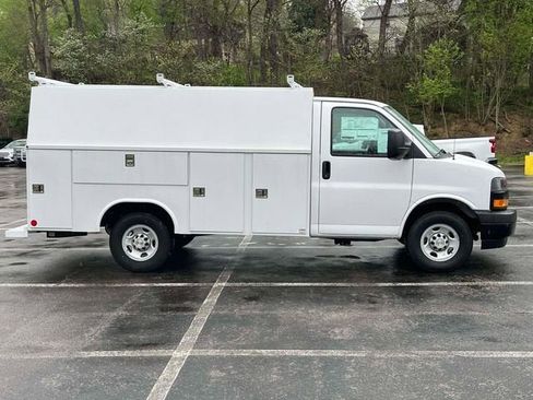 New 2024 Chevrolet Express 3500 w/ Power Convenience Package image 3