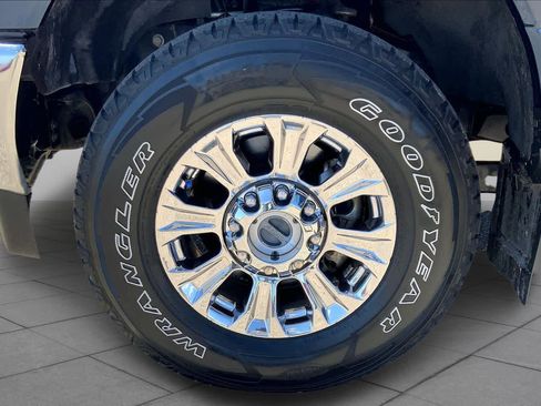 Used 2018 Ford F250 XLT w/ XLT Premium Package image 10