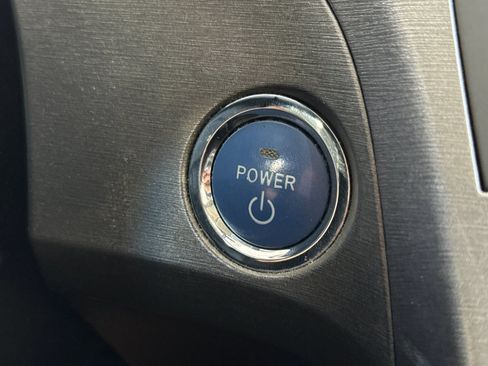 Used 2015 Toyota Prius Five FWD image 28