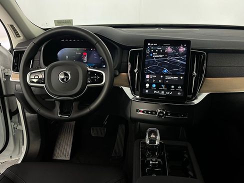 Used 2025 Volvo XC90 B5 Core w/ Protection Package Premier image 15