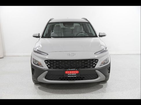 Used 2022 Hyundai Kona SEL image 2