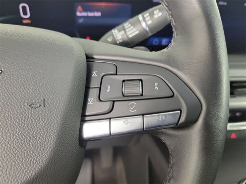 Certified 2025 Cadillac XT4 Premium Luxury image 22