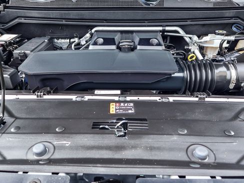 Used 2024 Chevrolet Colorado ZR2 w/ ZR2 Convenience Package III AWD/4WD image 24