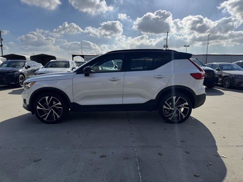 Used 2021 Volvo XC40 T5 R-Design w/ Advanced Package image 16