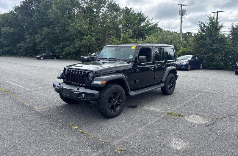 Used 2022 Jeep Wrangler Unlimited Sahara AWD/4WD image 2