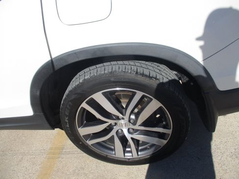 Used 2016 Honda Pilot Elite image 7