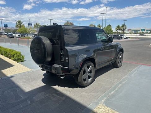 Used 2024 Land Rover Defender 90 V8 AWD/4WD image 5