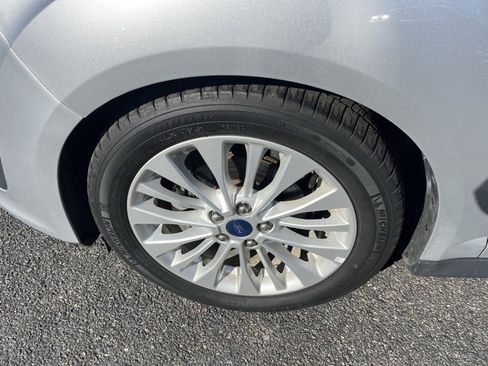 Used 2017 Ford C-MAX SE image 18