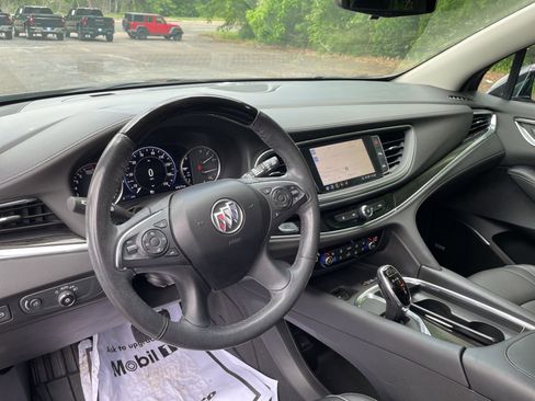 Used 2020 Buick Enclave Avenir w/ Avenir Technology Package image 22