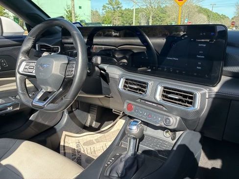 Used 2024 Ford Mustang Premium image 25