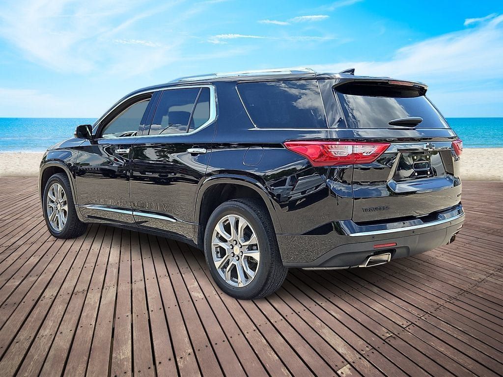 Certified 2019 Chevrolet Traverse Premier w/ LPO, Blackout Package FWD image 4
