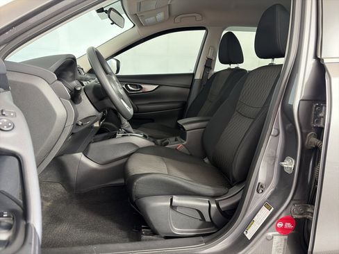 Used 2018 Nissan Rogue S image 6