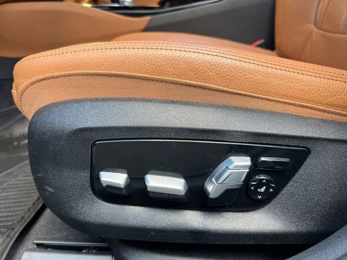 Used 2020 BMW M550i xDrive w/ Executive Package image 33