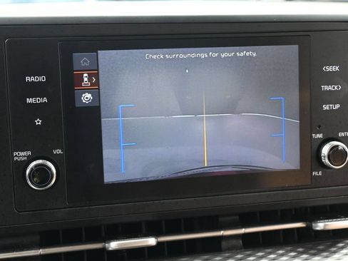Used 2023 Kia Carnival LX w/ Paint Protection Package FWD image 19