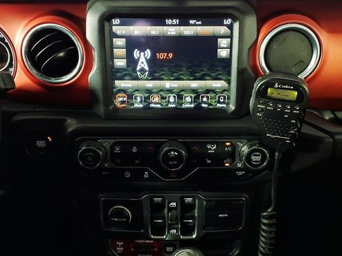 Used 2018 Jeep Wrangler Unlimited Rubicon AWD/4WD image 23