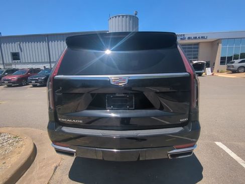 Used 2022 Cadillac Escalade Premium Luxury AWD/4WD image 4