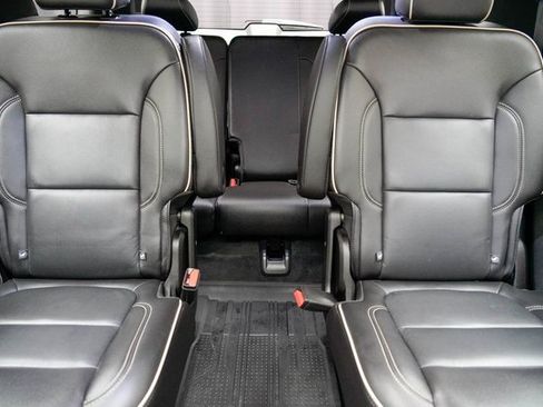 Used 2022 Chevrolet Traverse Premier w/ Redline Edition image 26