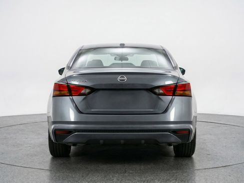 Used 2025 Nissan Altima 2.5 SV FWD image 7