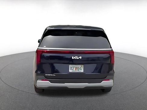 Used 2026 Kia Carnival FWD image 10