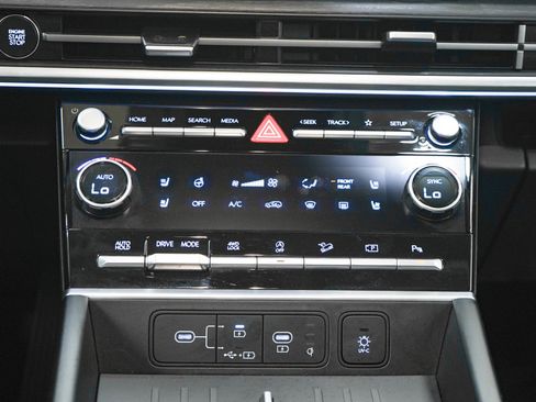 Used 2024 Hyundai Santa Fe Limited AWD/4WD image 20