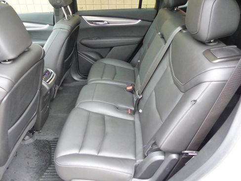 Used 2024 Cadillac XT6 Luxury w/ LPO, Floor Liner Package FWD image 44