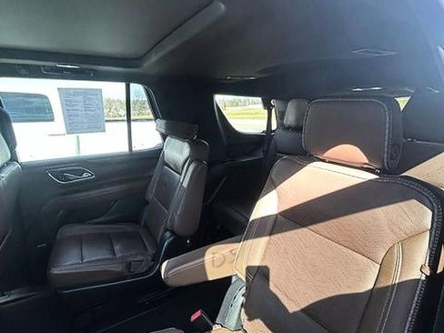 Used 2023 Chevrolet Tahoe High Country image 8