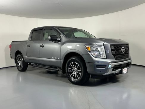 Used 2024 Nissan Titan SV w/ SV Convenience Package AWD/4WD image 1