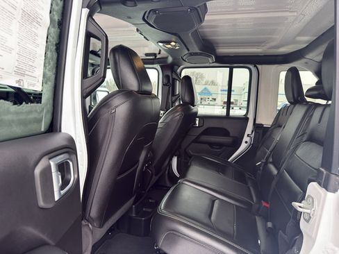 Used 2022 Jeep Wrangler Unlimited Sahara w/ Cold Weather Group image 31