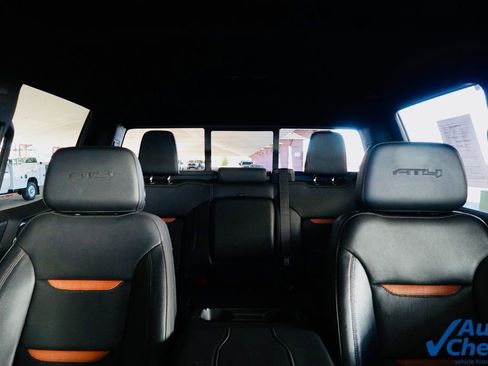 Used 2024 GMC Sierra 1500 AT4 w/ Technology Package image 8