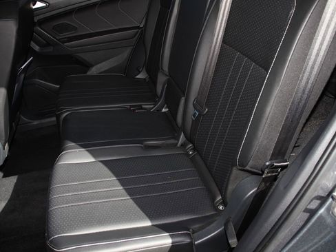 Used 2022 Volkswagen Tiguan SE R-Line AWD/4WD image 21