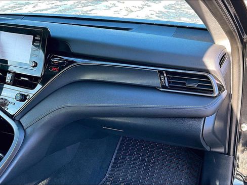 Used 2023 Toyota Camry SE image 17