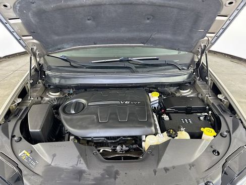 Used 2019 Jeep Cherokee Limited image 32