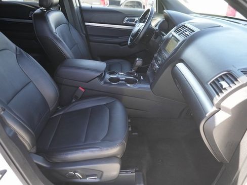 Certified 2018 Ford Explorer XLT w/ Equipment Group 202A image 21