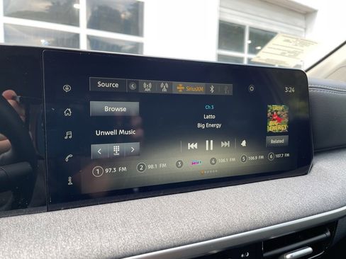 New 2025 Nissan Kicks SV w/ SV Premium Package image 8