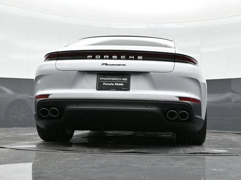 Certified 2025 Porsche Panamera RWD image 36