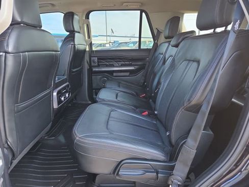 Used 2019 Ford Expedition Platinum image 11