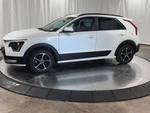 New 2026 Kia Niro LX image 5