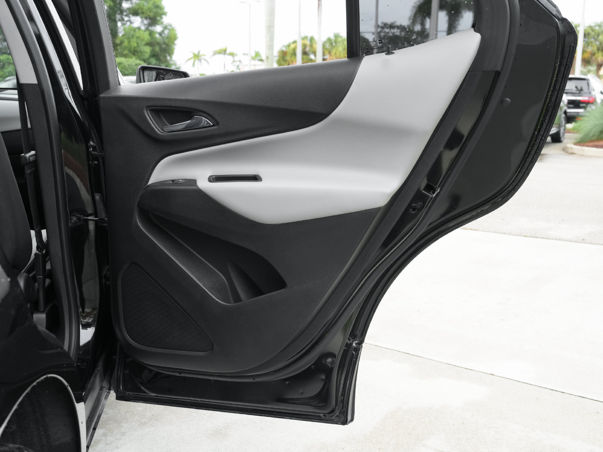 Used 2023 Chevrolet Equinox LS FWD image 36