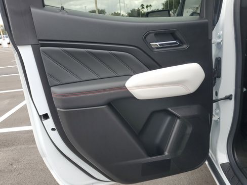 Used 2024 GMC Canyon AT4X image 10