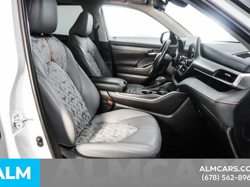 Used 2023 Toyota Highlander Bronze Edition image 21