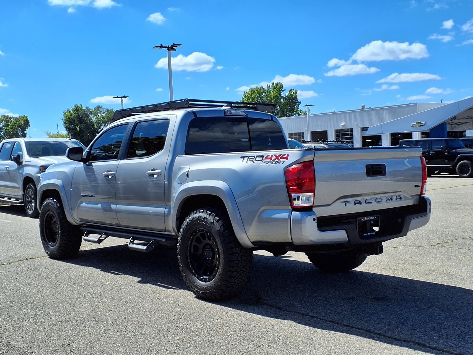 Used 2017 Toyota Tacoma TRD Sport AWD/4WD image 7