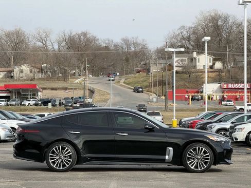 Used 2018 Kia Stinger Premium AWD/4WD image 4