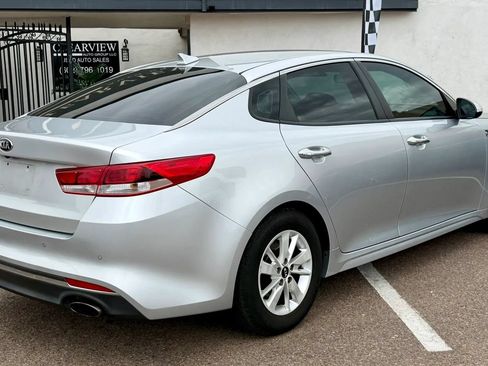 Used 2018 Kia Optima LX FWD image 3