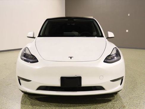 Used 2023 Tesla Model Y Long Range image 1