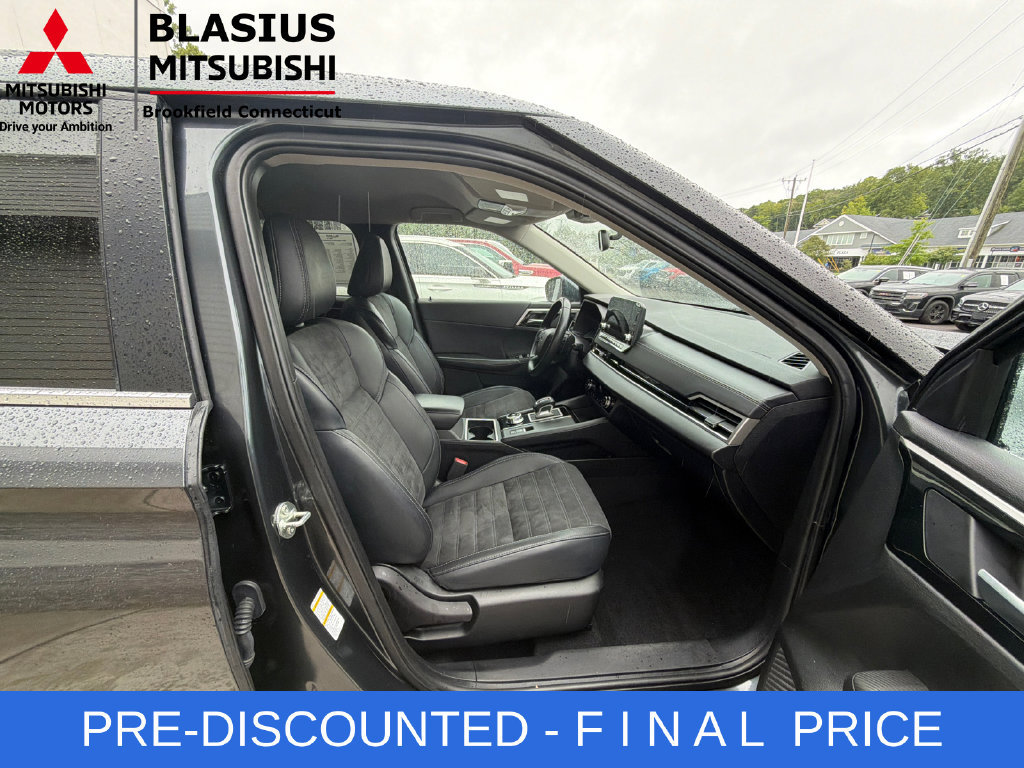Used 2024 Mitsubishi Outlander SE FWD image 54
