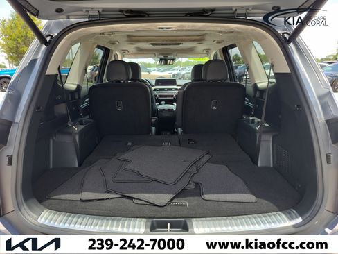 Certified 2022 Kia Telluride SX w/ SX Prestige Package AWD/4WD image 11
