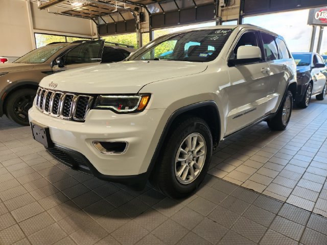 Used 2020 Jeep Grand Cherokee Laredo RWD image 3