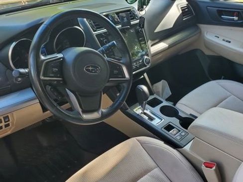 Used 2018 Subaru Outback 2.5i Premium image 8