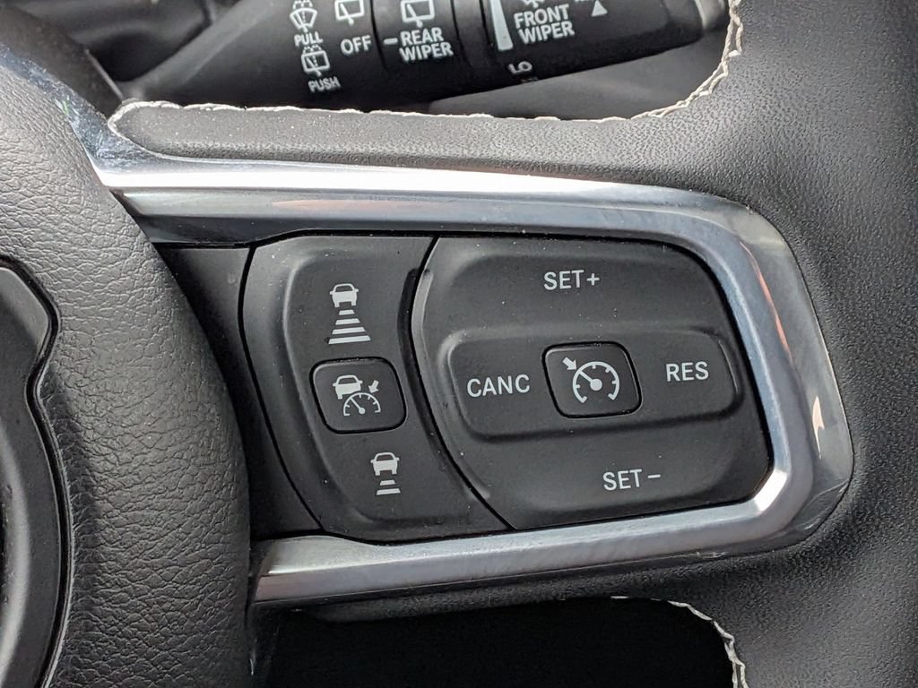 Used 2025 Jeep Wrangler Unlimited Sahara AWD/4WD image 13